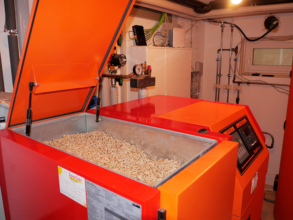 Palletheizung2 bei Elektro Schumacher GmbH in Bayreuth